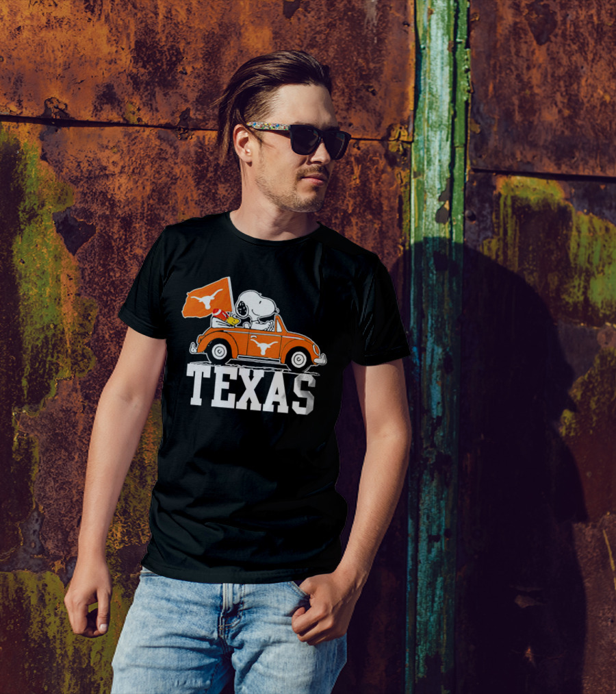 Snoopy Drives Car Texas Longhorns Flag T-Shirt