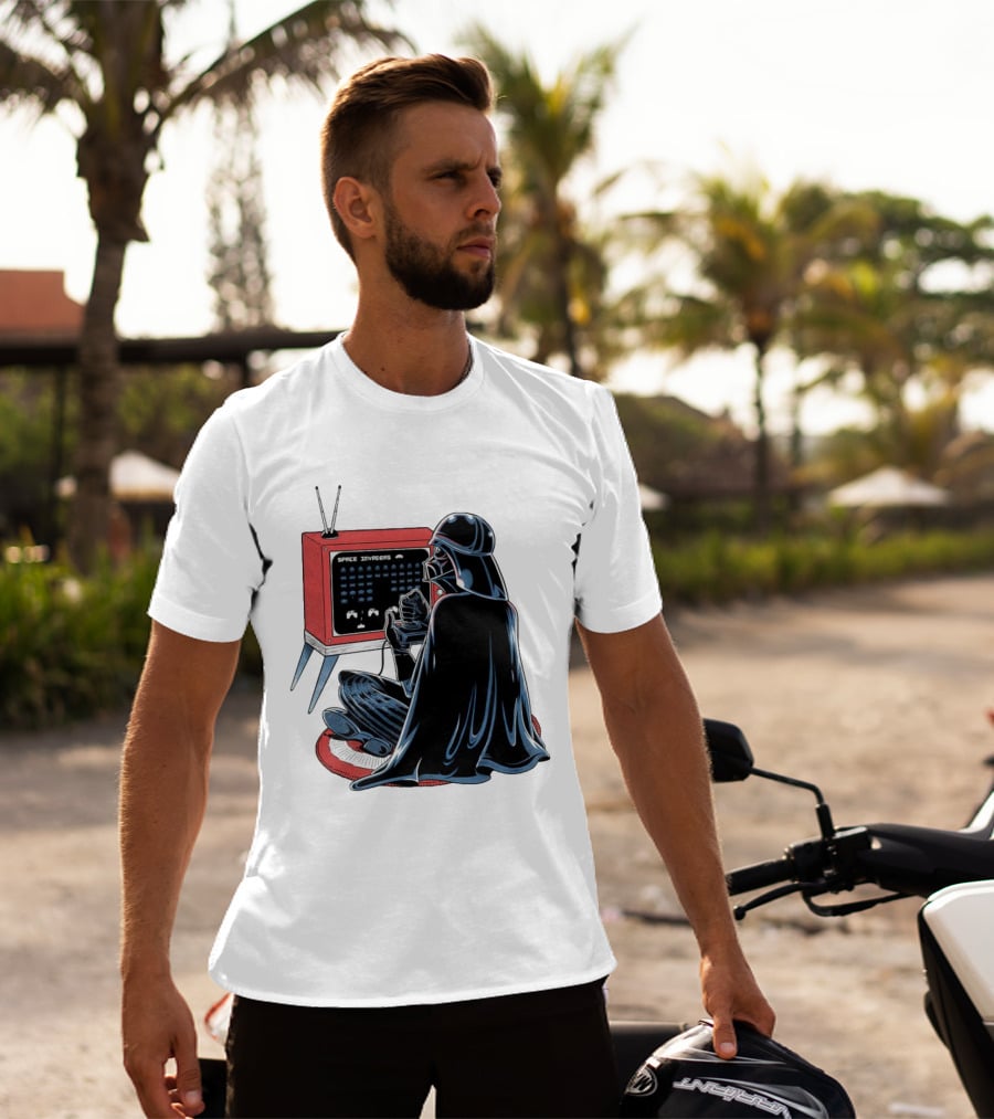 Nostalgic Darth Vader Playing Space Invaders On Retro TV T-Shirt