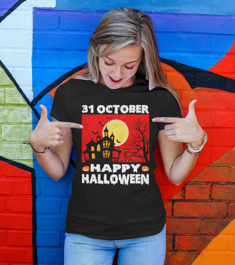 31 October Happy Halloween Haunted House Full Moon Pumpkins Bats Spooky Tree T-Shirt