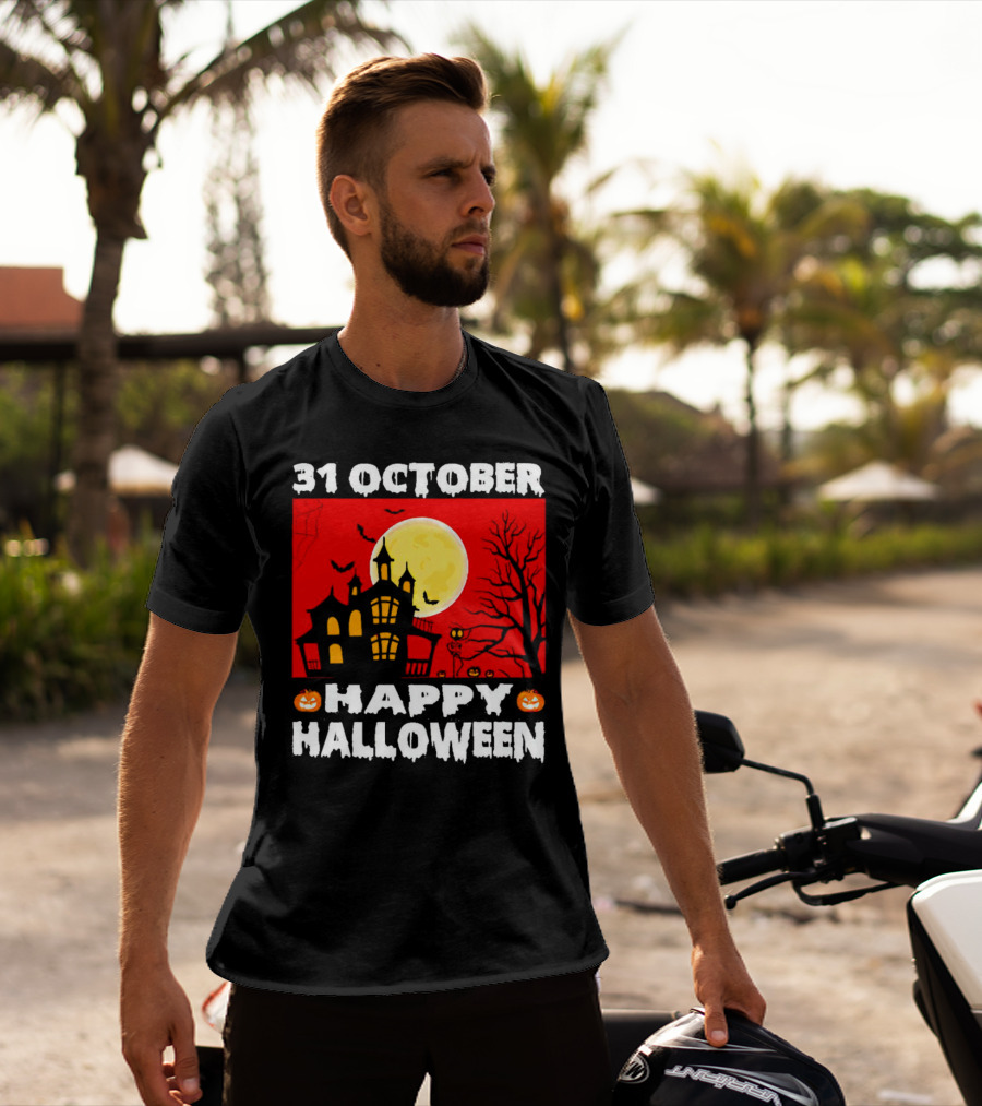 31 October Happy Halloween Haunted House Full Moon Pumpkins Bats Spooky Tree T-Shirt