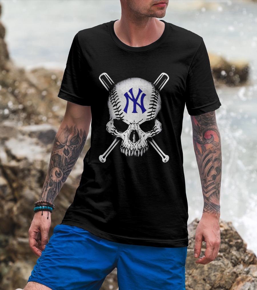 New York Yankees Skull Halloween Baseball Bat Crossbones T-Shirt