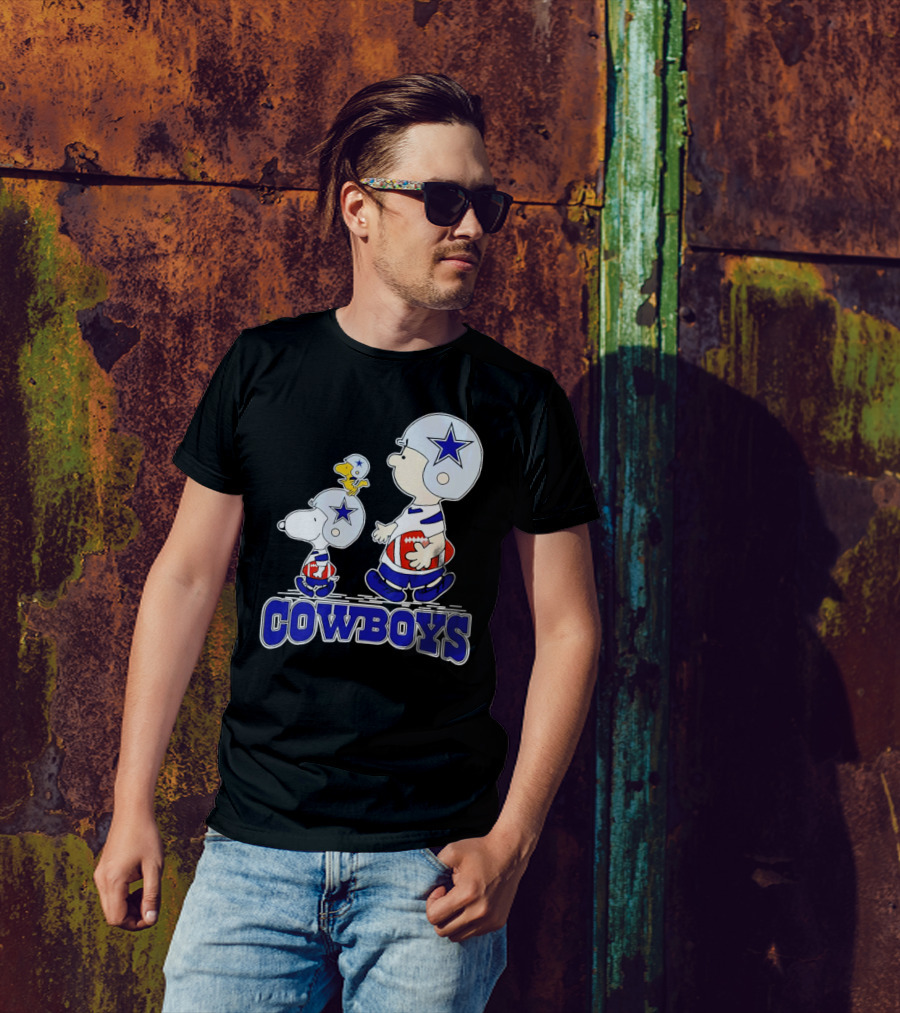 Cowboys Snoopy Charlie Brown Woodstock Football Helmets T-Shirt