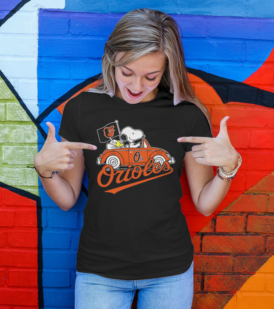 Snoopy And Woodstock Driving Baltimore Orioles Car With Flag T-Shirt