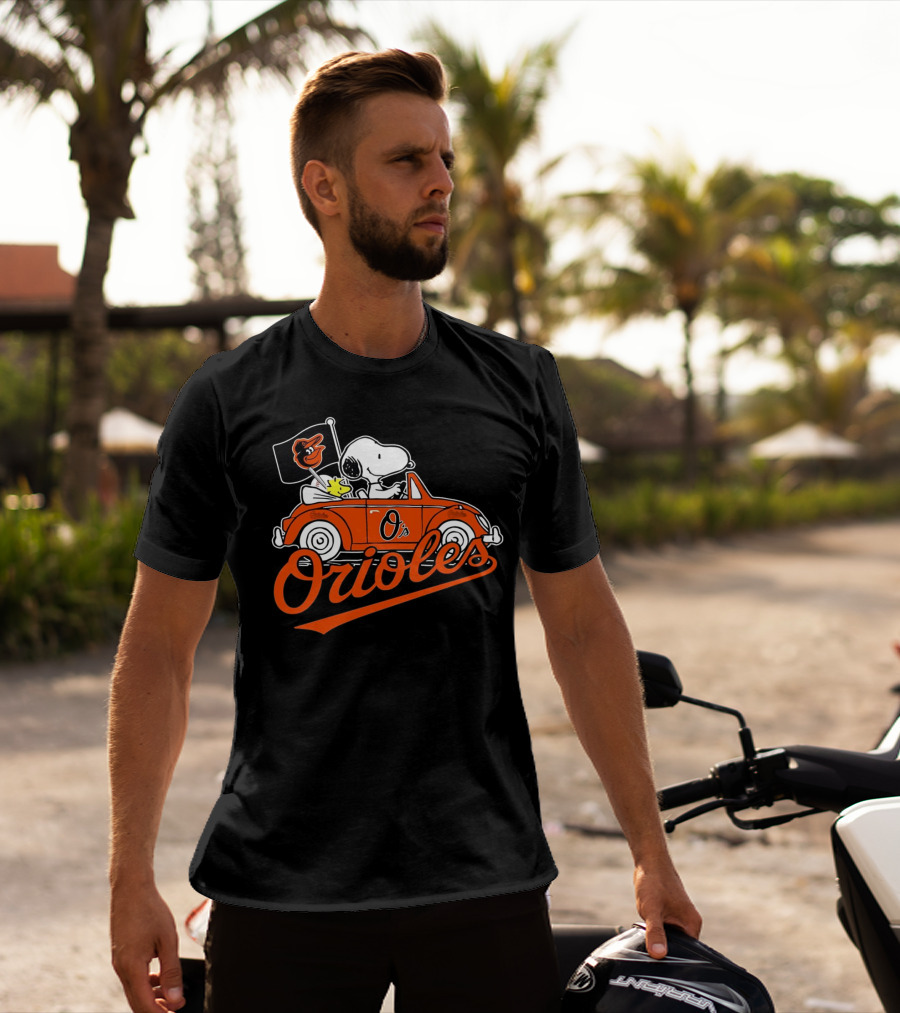 Snoopy And Woodstock Driving Baltimore Orioles Car With Flag T-Shirt