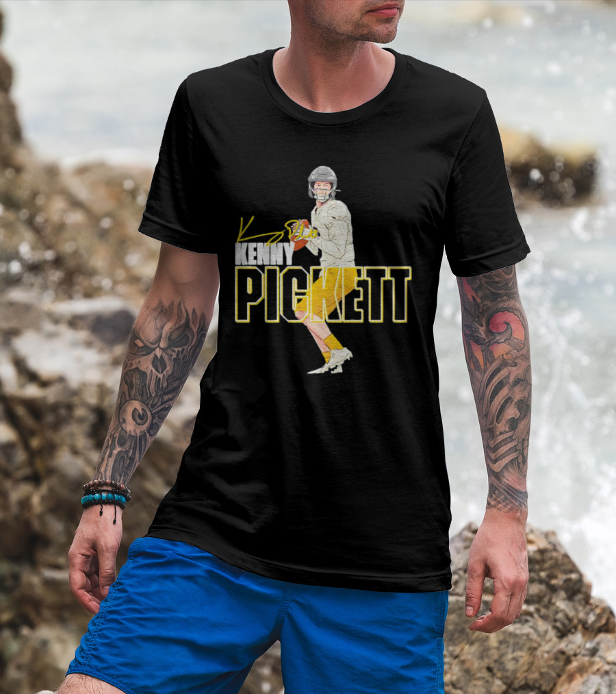 Kenny Pickett Pittsburgh Football Quarterback Pose T-Shirt