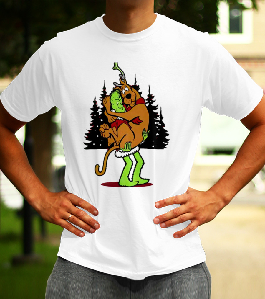 Grinch Scooby-Doo Shaggy Hug Funny Christmas Scene T-Shirt
