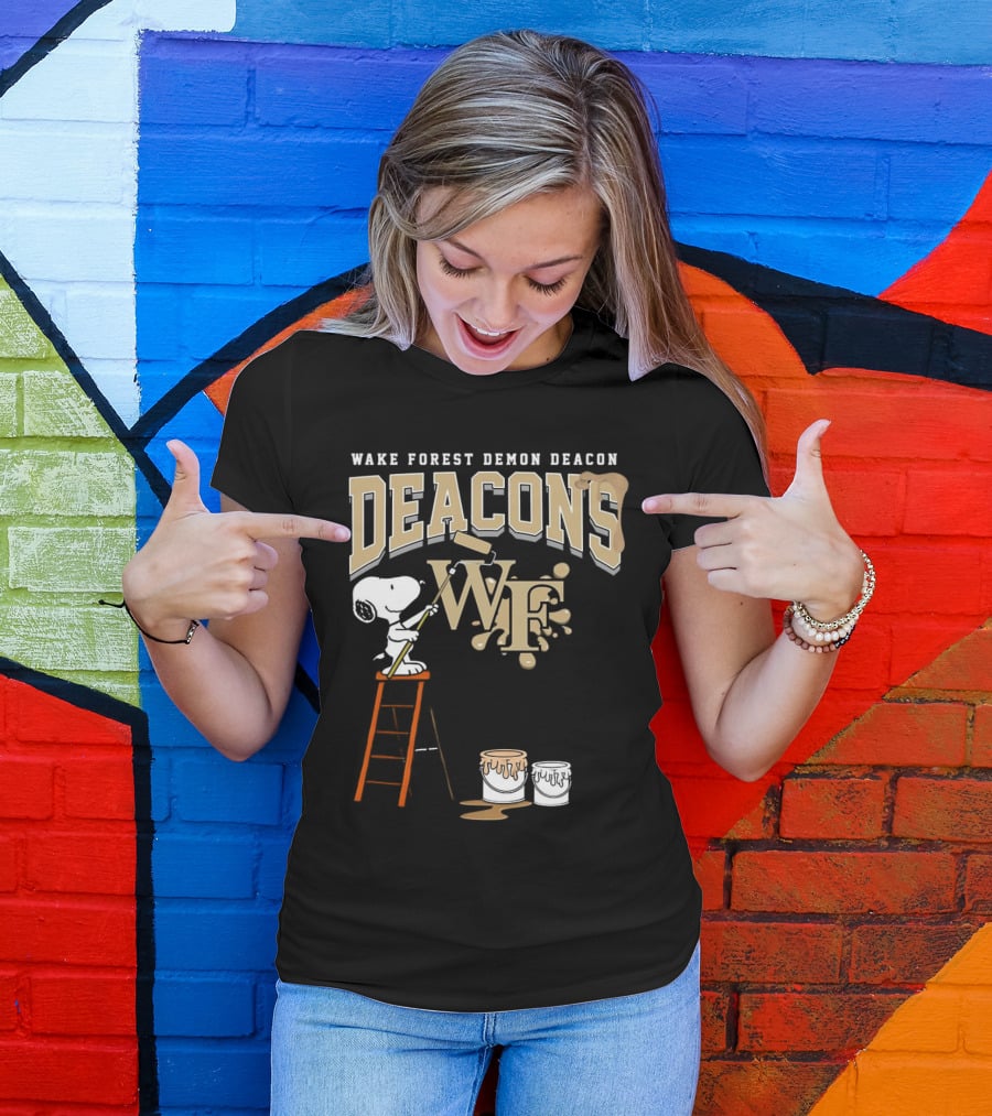 Wake Forest Demon Deacons Snoopy Painting Team Spirit T-Shirt
