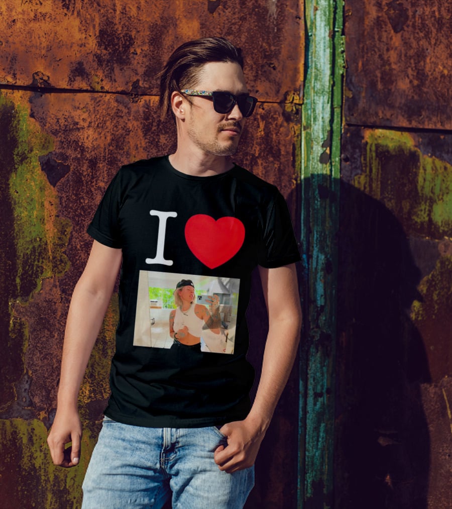 I Love Lauren Sanderson Tattooed White Crop Top Mirror Selfie Image T-Shirt