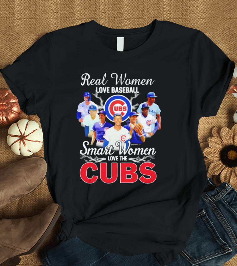 Real Women Love Baseball Smart Women Love The Chicago Cubs With Iconic Cubs Players T-Shirt