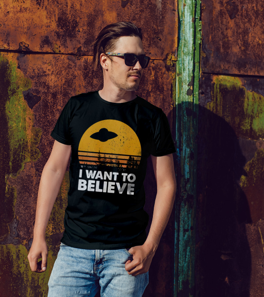 I Want To Believe Alien UFO Vintage Sunset T-Shirt