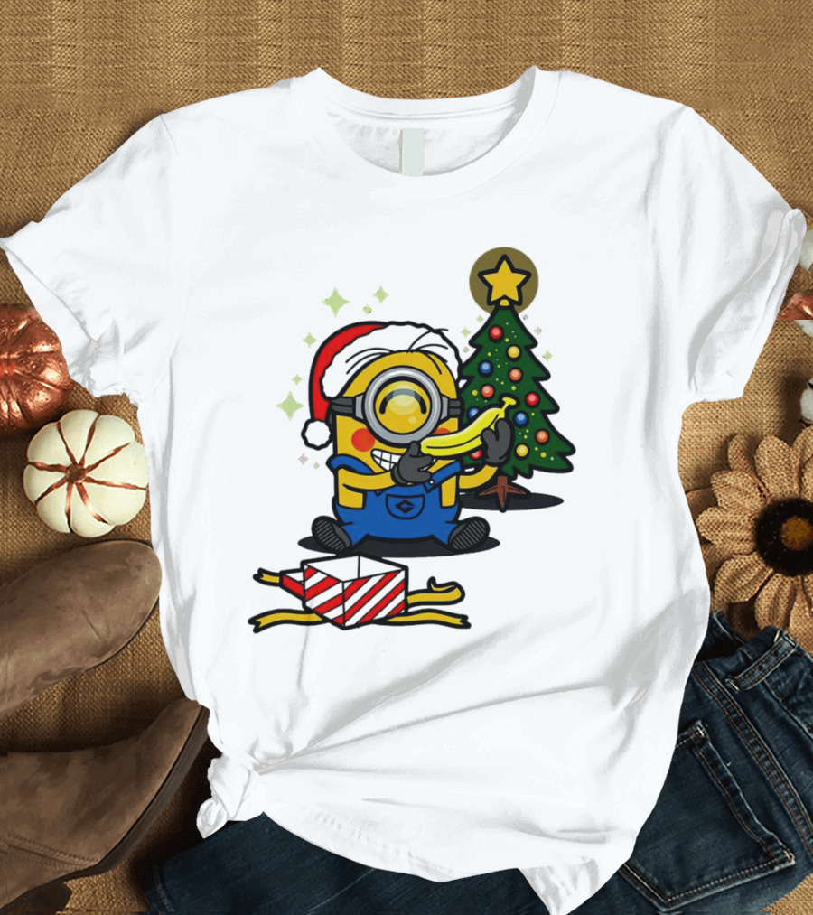 Minion Santa Hat With Banana Christmas Tree And Gift Box T-Shirt