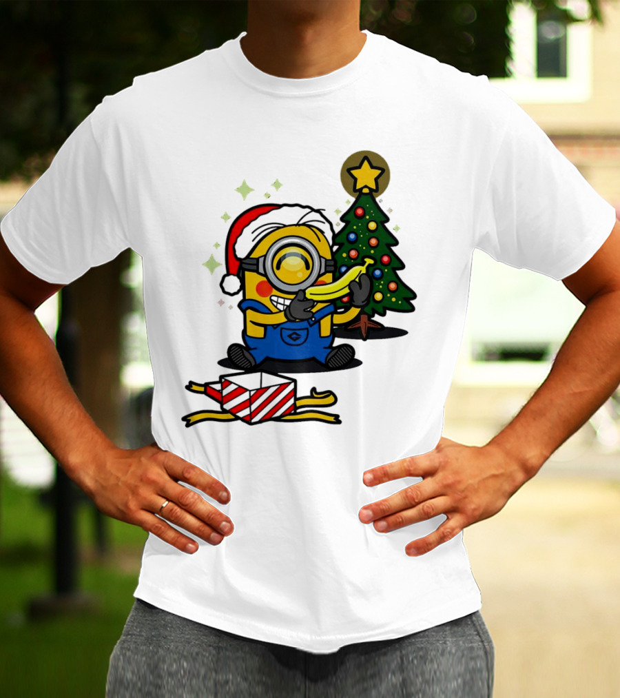 Minion Santa Hat With Banana Christmas Tree And Gift Box T-Shirt