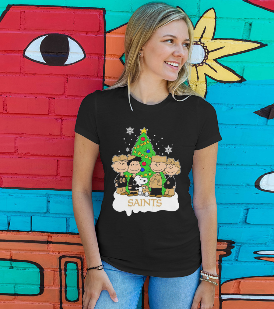 Peanuts Christmas New Orleans Saints Characters With Tree T-Shirt