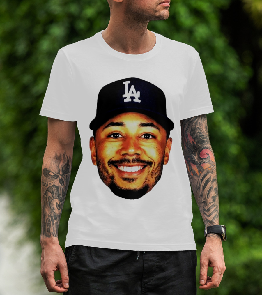 Mookie Betts Los Angeles Dodgers LA Cap Big Face T-Shirt