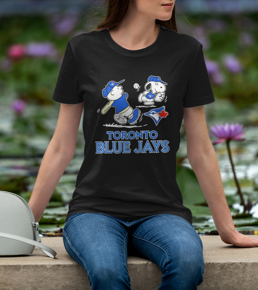Toronto Blue Jays Charlie Brown Snoopy Baseball Peanuts MLB Collaboration T-Shirt