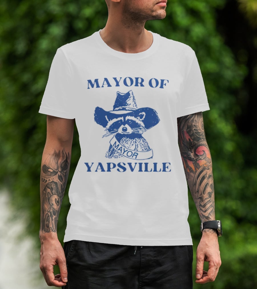 MAYOR OF YAPSVILLE RACCOON WITH HAT AND SASH T-Shirt