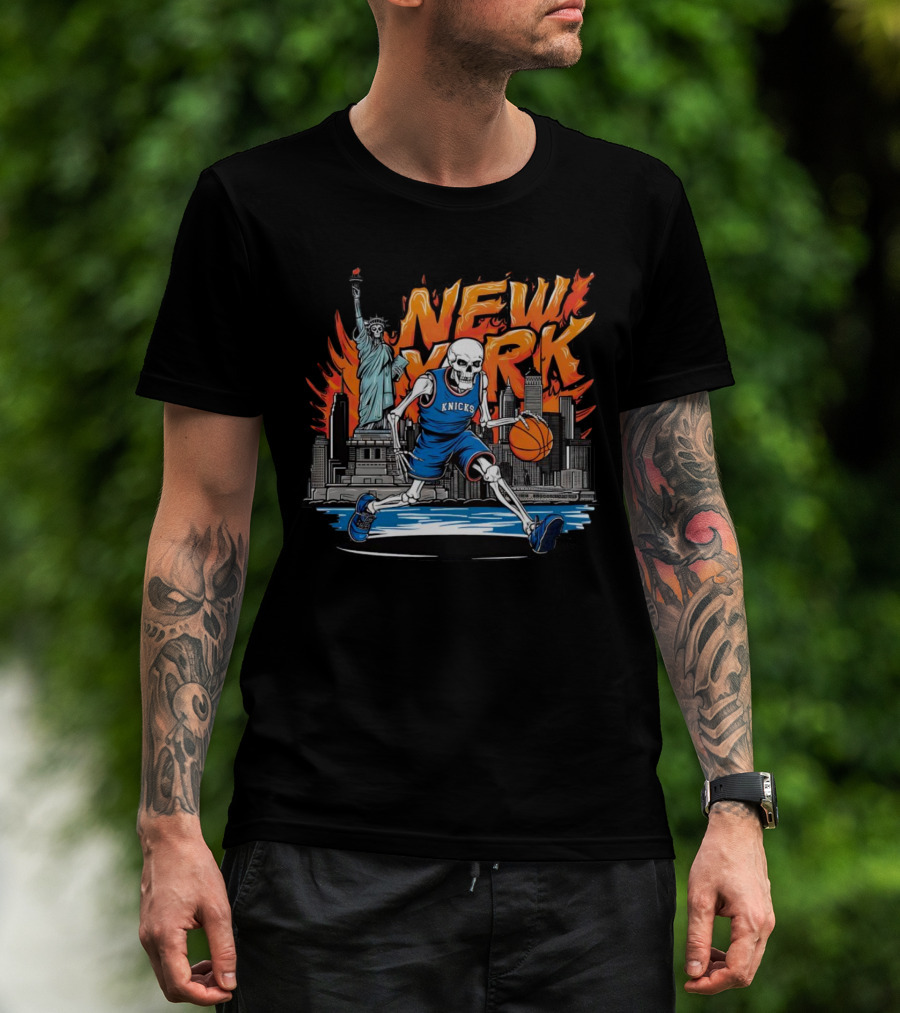 New York Knicks Skeleton Statue Basketball T-Shirt