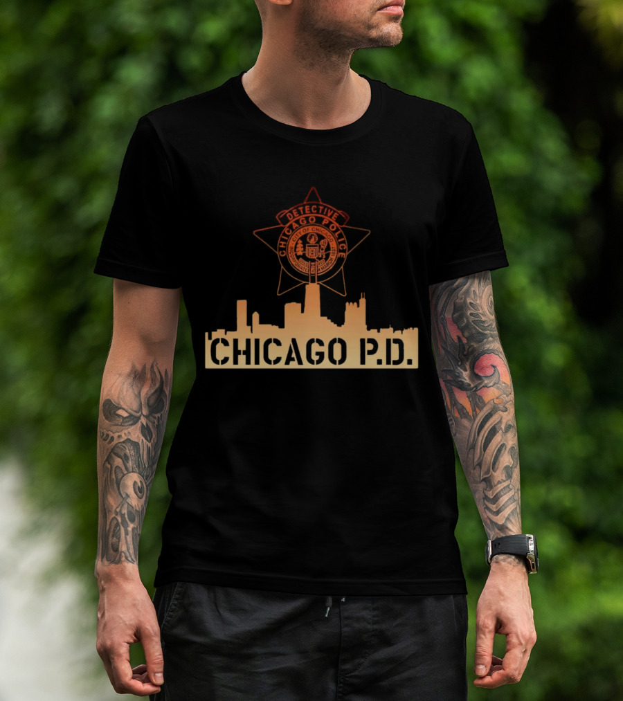 Chicago P.D. Detective Chicago Police Badge And City Skyline T-Shirt