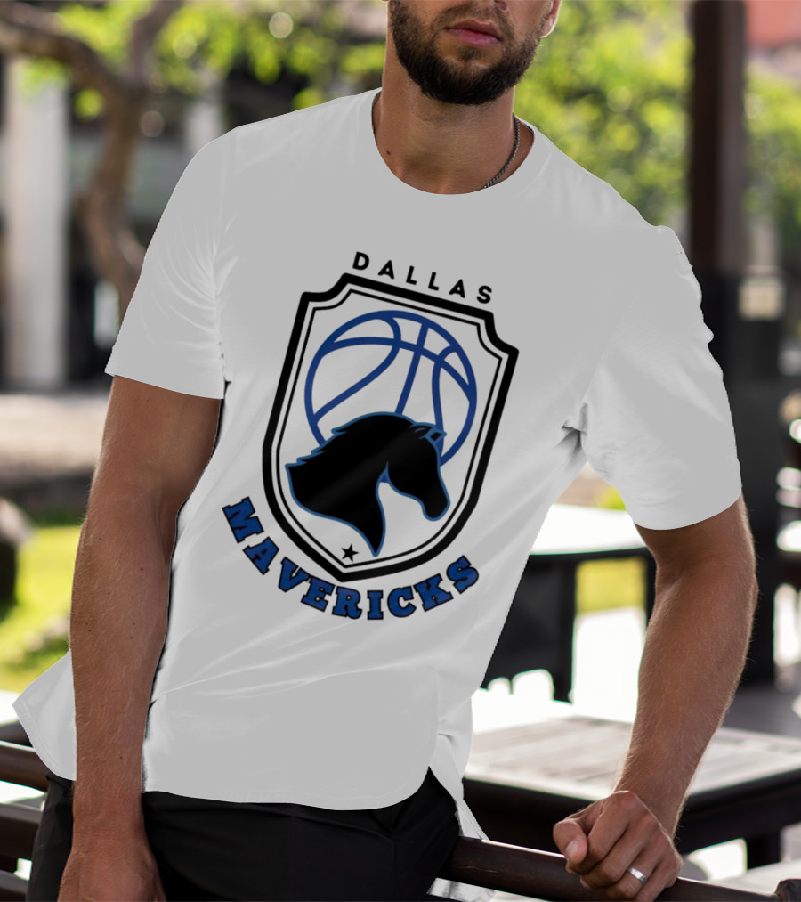 Dallas Mavericks Vintage NBA Basketball Logo Horse Emblem T-Shirt