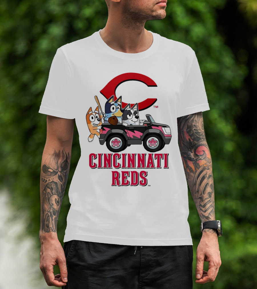 Cincinnati Reds Bandit Chilli Aunt Trixie Heeler Jeep T-Shirt