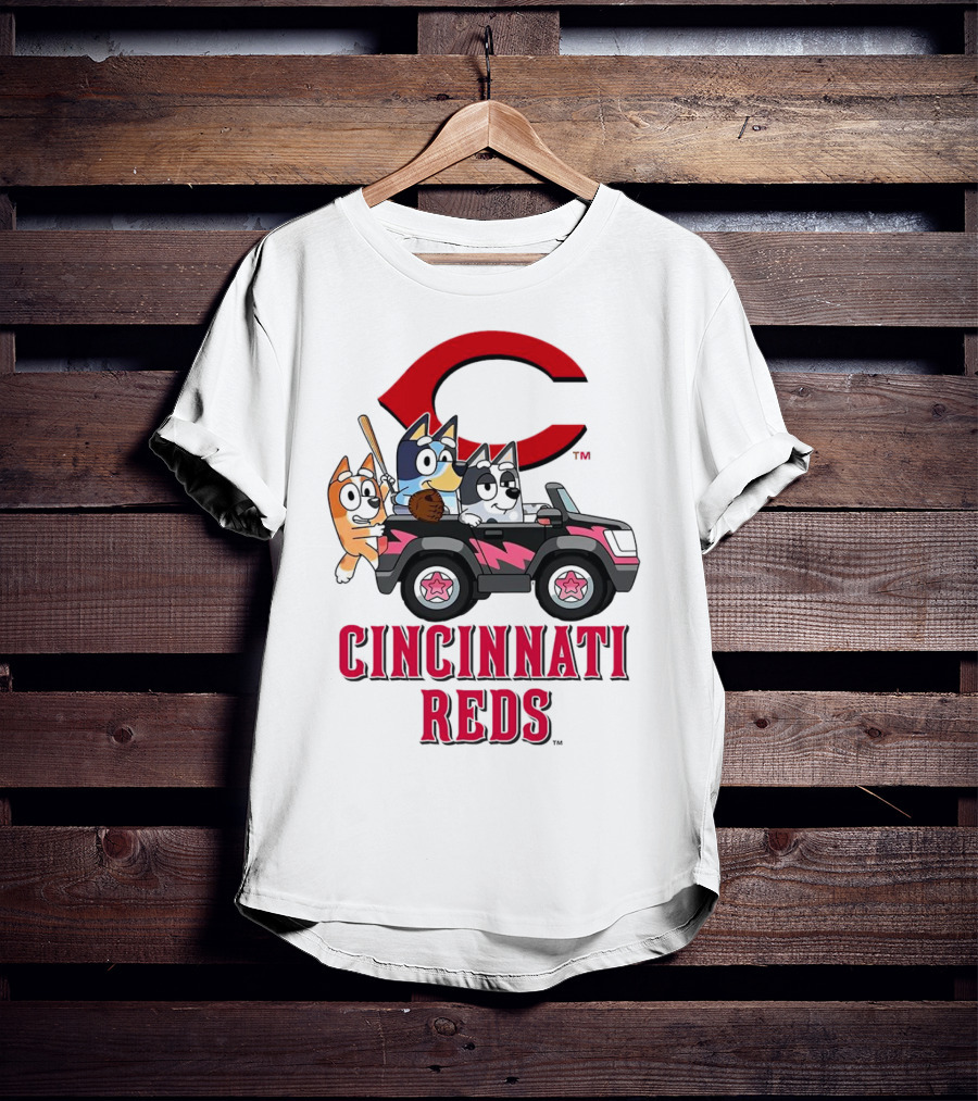 Cincinnati Reds Bandit Chilli Aunt Trixie Heeler Jeep T-Shirt