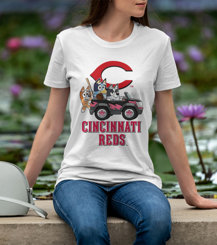 Cincinnati Reds Bandit Chilli Aunt Trixie Heeler Jeep T-Shirt