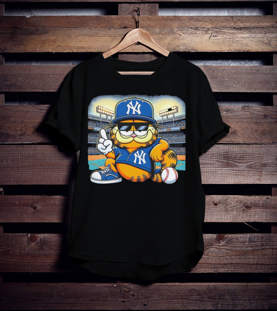 New York Yankees Baseball Garfield Cartoon Stadium Scene T-Shirt