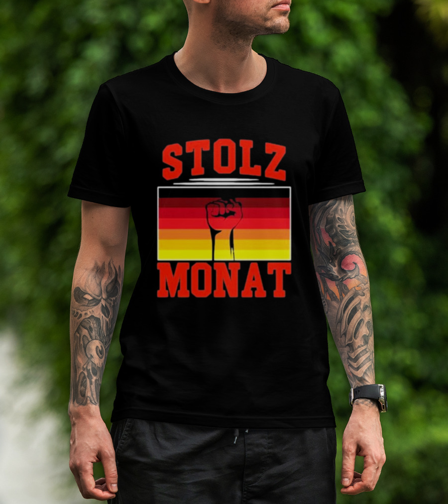 Stolz Monat Fist With German Flag Colors T-Shirt