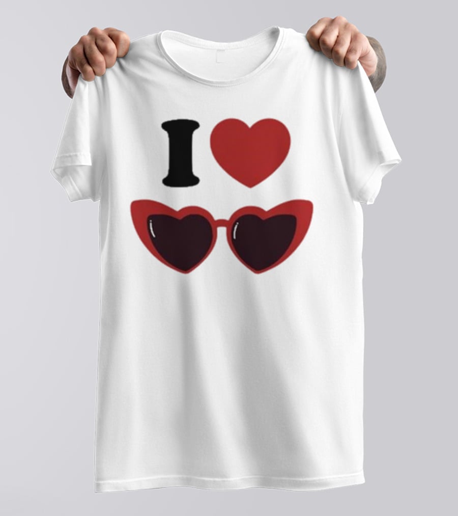 Chiara Oliver Camiseta I Love Chiara Heart Sunglasses T-Shirt