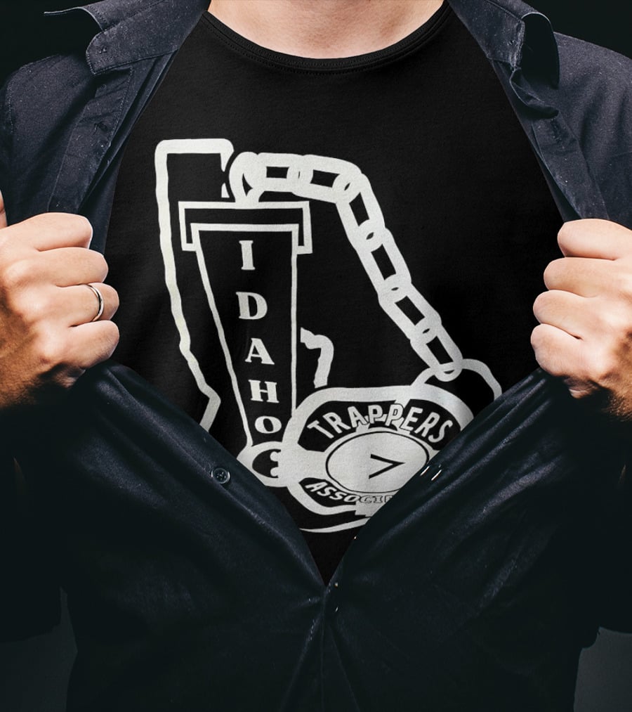 Idaho Trappers Association Logo With Trapper Symbol And Chain T-Shirt