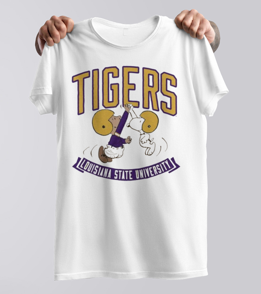 Charlie Brown And Snoopy High Five Louisiana State University Tigers T-Shirt
