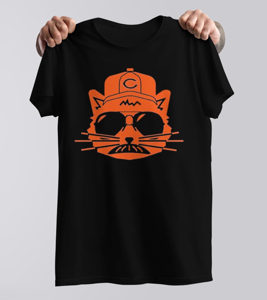 Gary Is A Super Fan Chicago Bears Cat With Sunglasses And Cap T-Shirt
