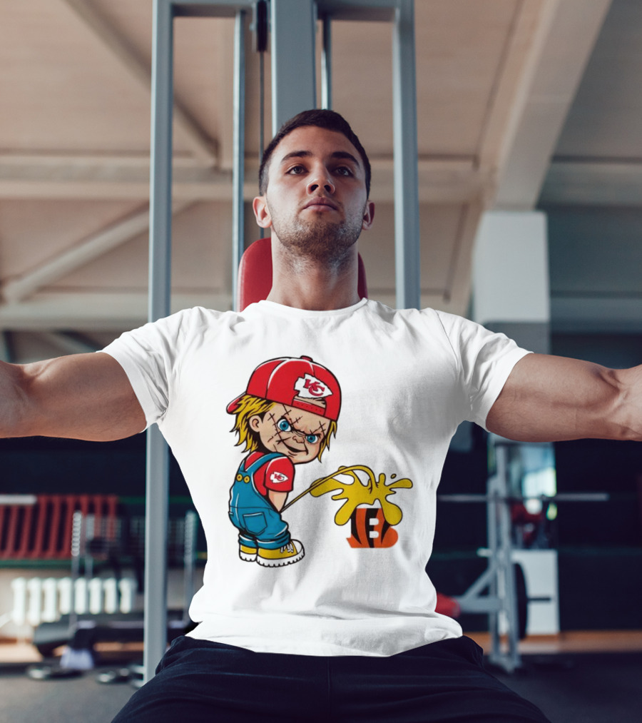 Kansas City Chiefs Chucky Pissing On Cincinnati Bengals T-Shirt