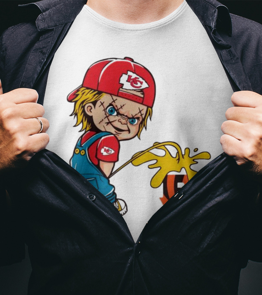 Kansas City Chiefs Chucky Pissing On Cincinnati Bengals T-Shirt