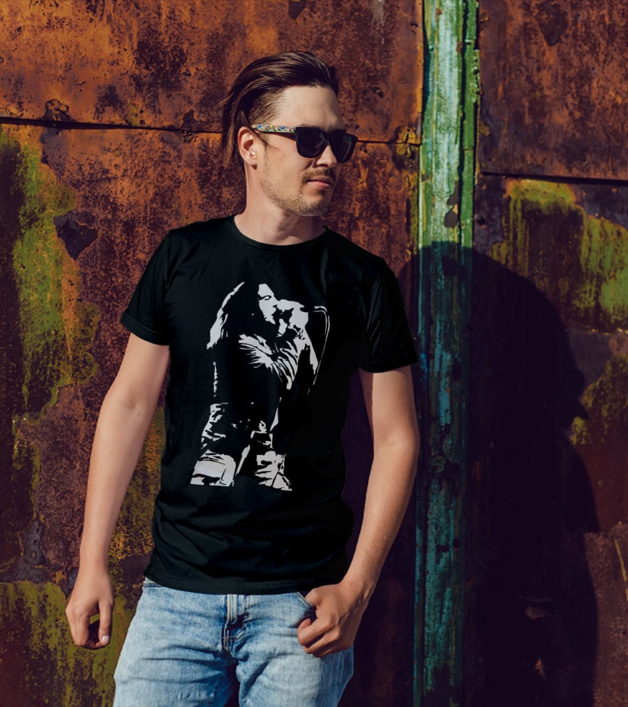 Eddie Vedder Pearl Jam Mic Performance T-Shirt