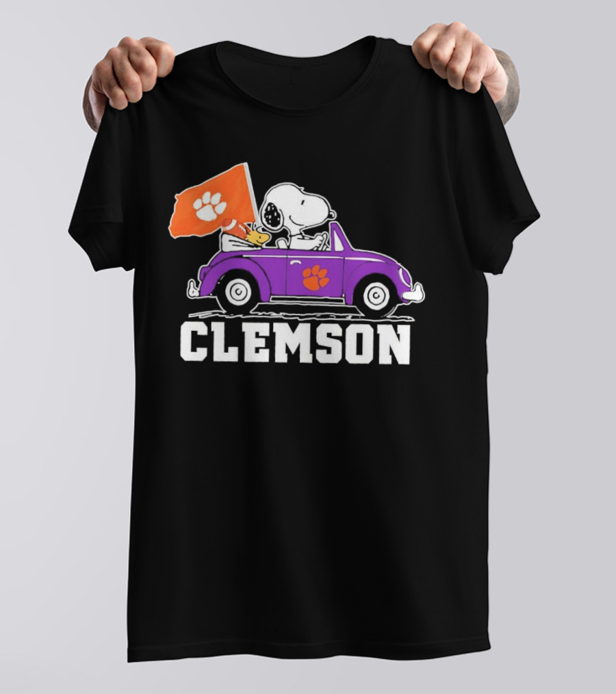 Snoopy And Woodstock In Purple Car With Clemson Flag T-Shirt