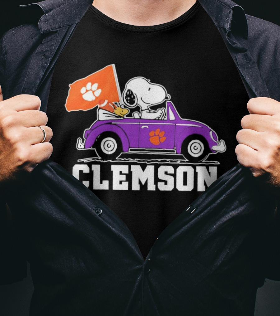 Snoopy And Woodstock In Purple Car With Clemson Flag T-Shirt