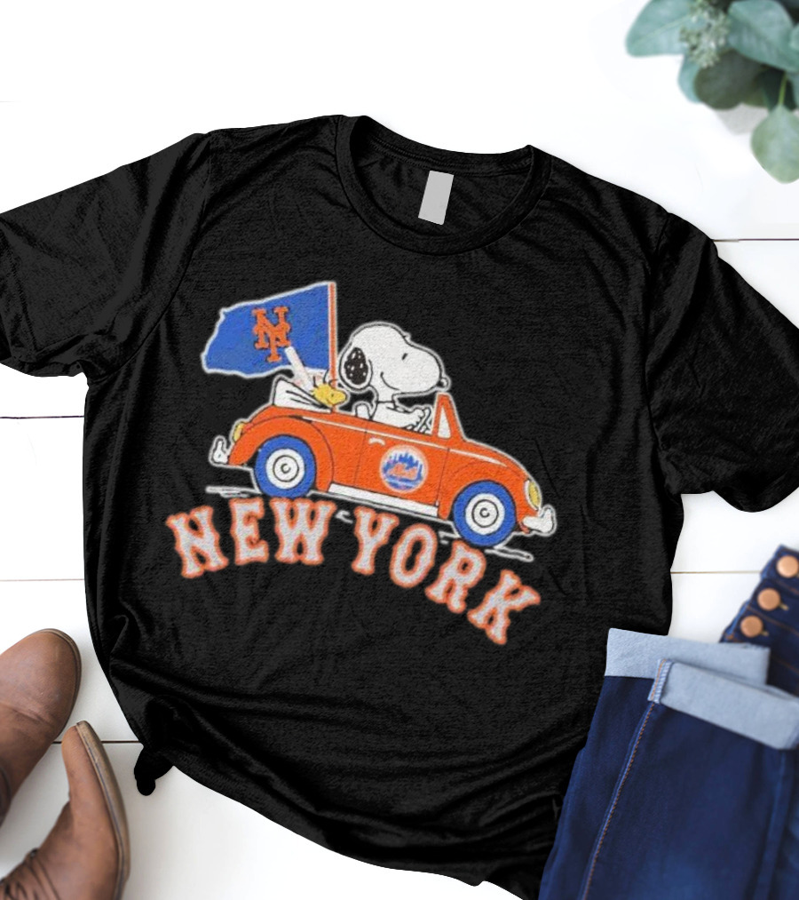 Snoopy Driving Car With New York Mets Flag T-Shirt