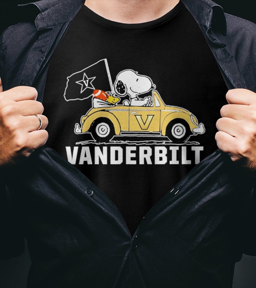 Snoopy And Woodstock Vanderbilt Commodores Driving Car T-Shirt