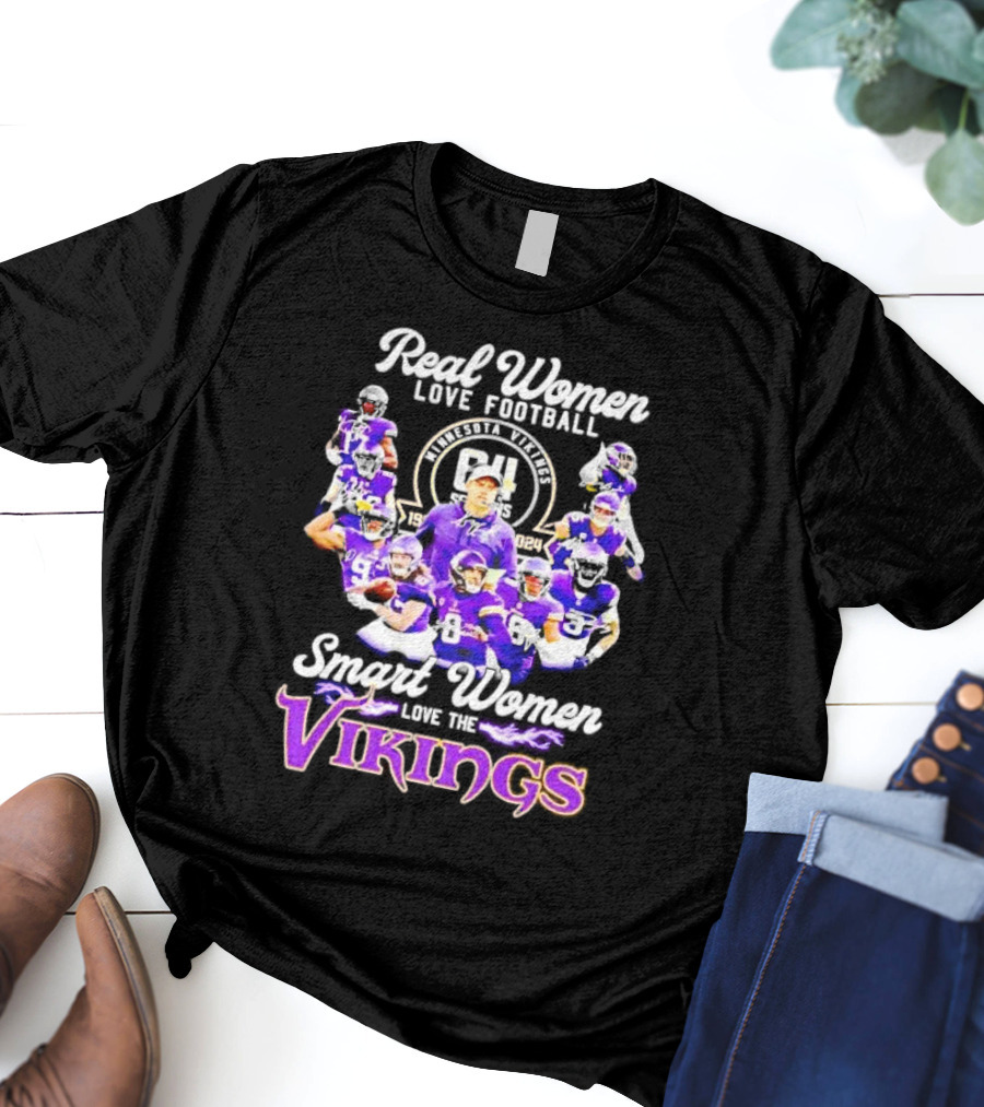 Real Women Love Football Smart Women Love The Minnesota Vikings Players Signatures T-Shirt