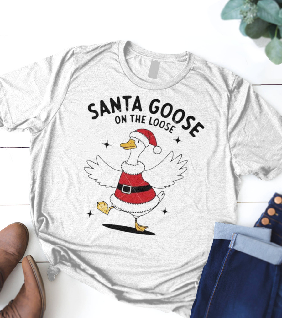 Santa Goose On The Loose Christmas Festive Holiday Fun T-Shirt