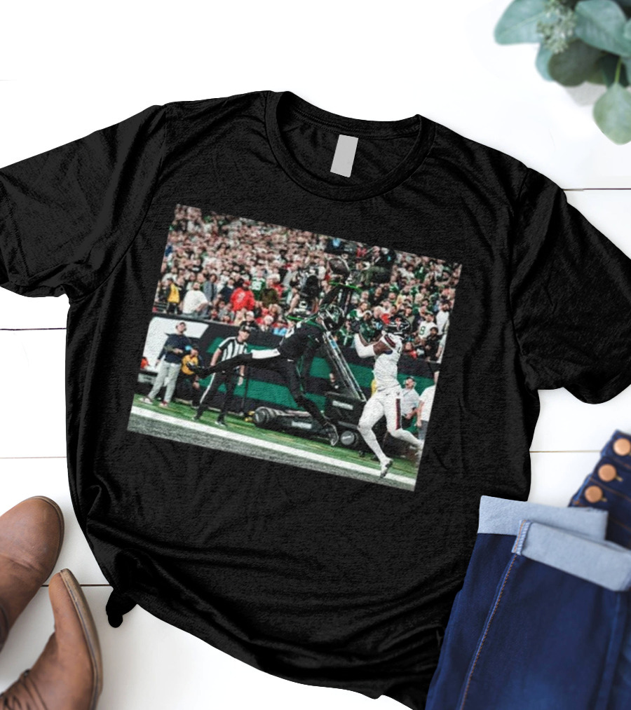 Garrett Wilson One-Handed Touchdown Catch Football Action T-Shirt