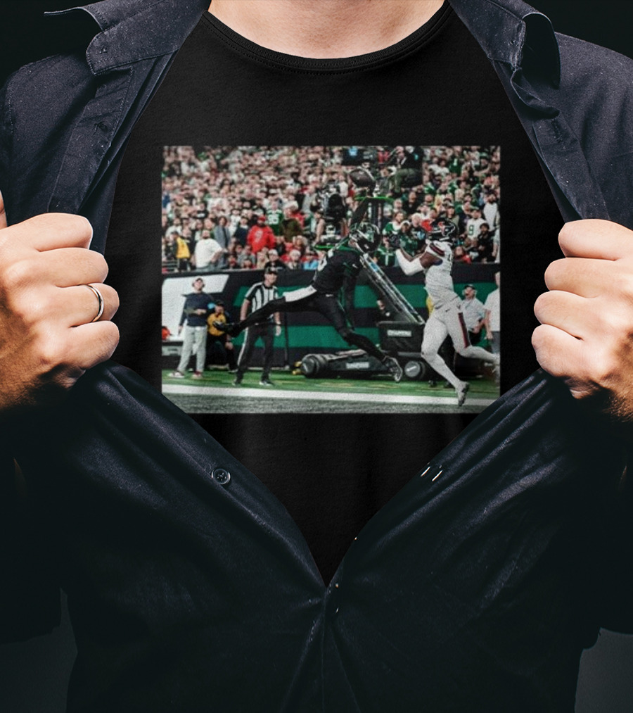 Garrett Wilson One-Handed Touchdown Catch Football Action T-Shirt