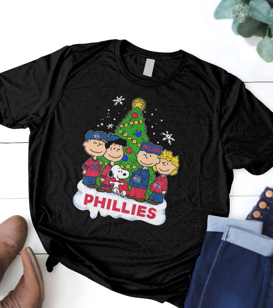 Philadelphia Phillies Snoopy Peanuts Christmas Tree T-Shirt