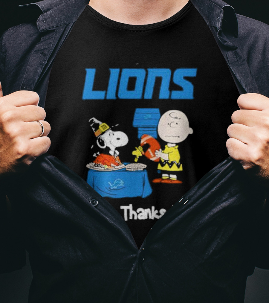 Lions Peanuts Charlie Brown Snoopy Happy Thanksgiving Football Feast T-Shirt