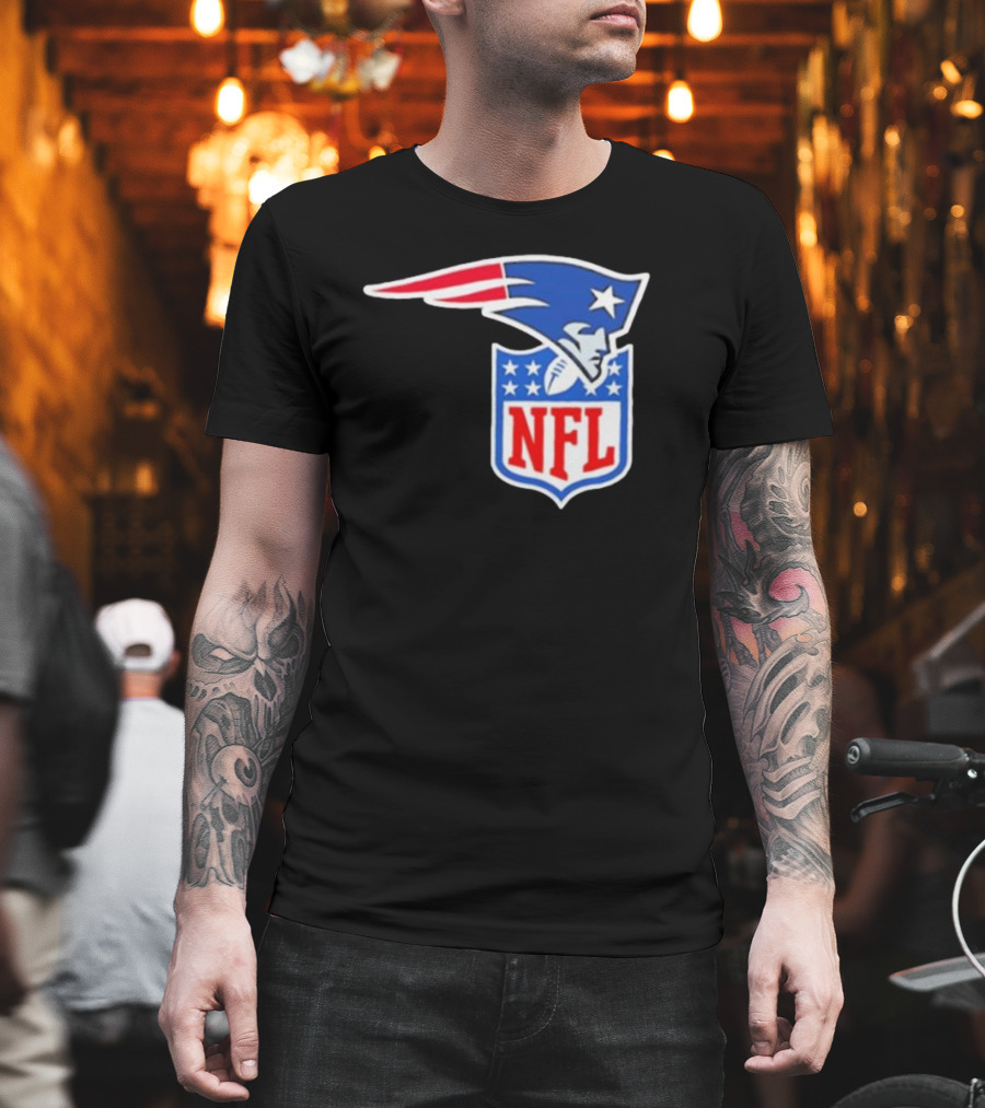 New England Patriots NFL Shield Logo Mashup T-Shirt