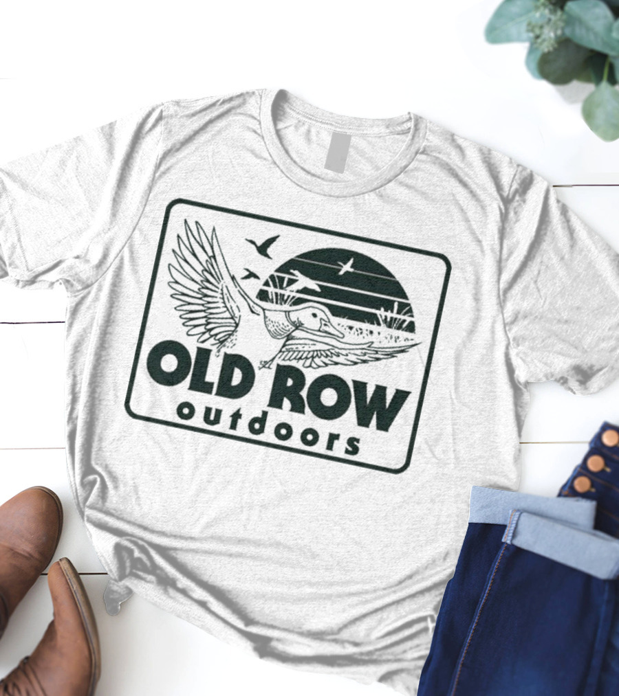 Old Row Outdoors Flying Duck Badge With Birds And Sunset T-Shirt