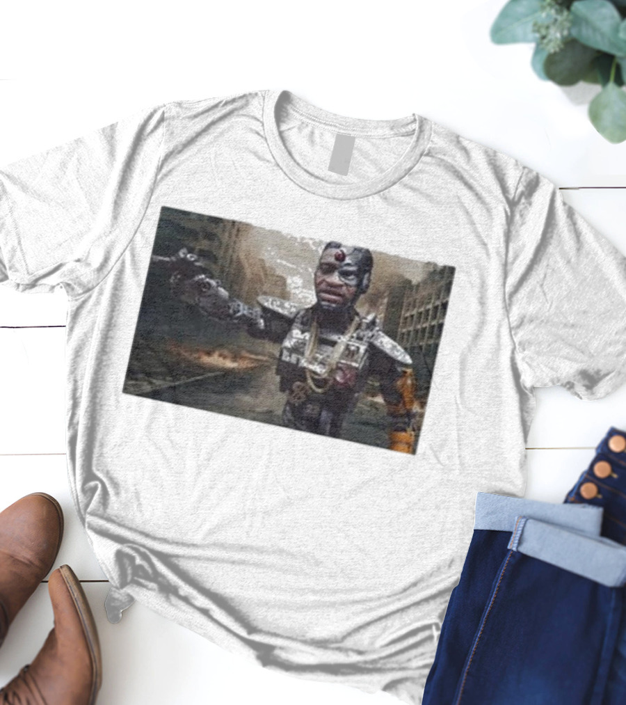 Errl Gangsta Droyd Robot Cyborg In Post-Apocalyptic City Scene T-Shirt