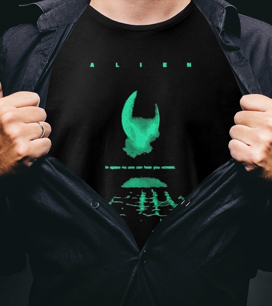 Alien Classic Glow In The Dark In Space No One Can Hear You Scream T-Shirt