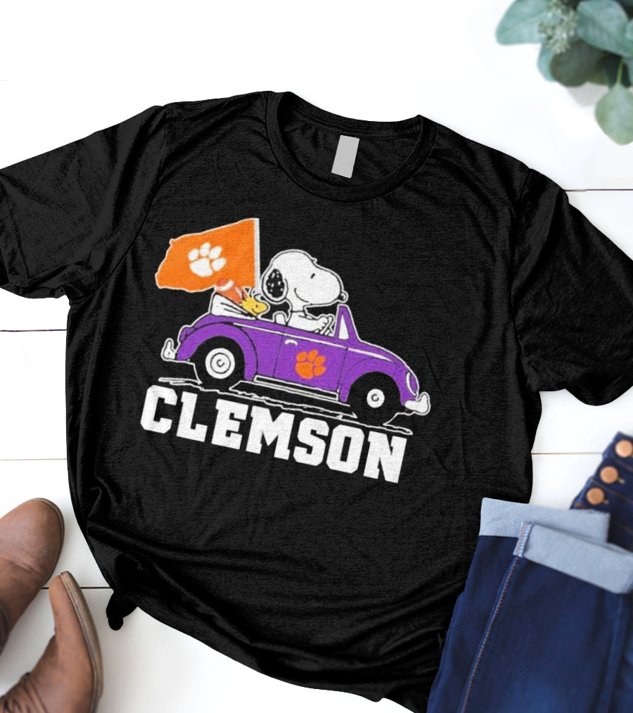 Peanuts Snoopy Woodstock Driving Purple Car With Clemson Tigers Flag CFP T-Shirt